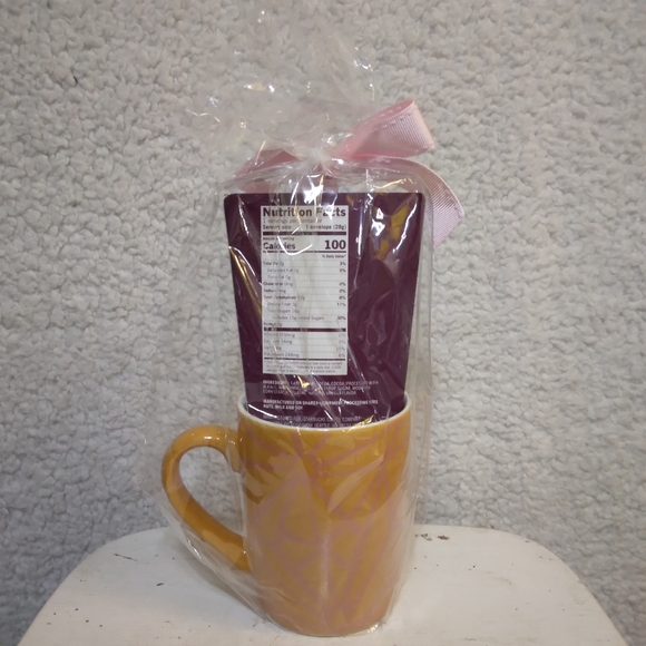 NWT- Starbucks Mug + Cocoa Mix - Picture 2 of 5